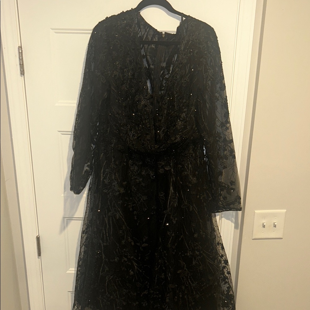 Mac Duggal Black Embellished Floral Long-Sleeved Dress